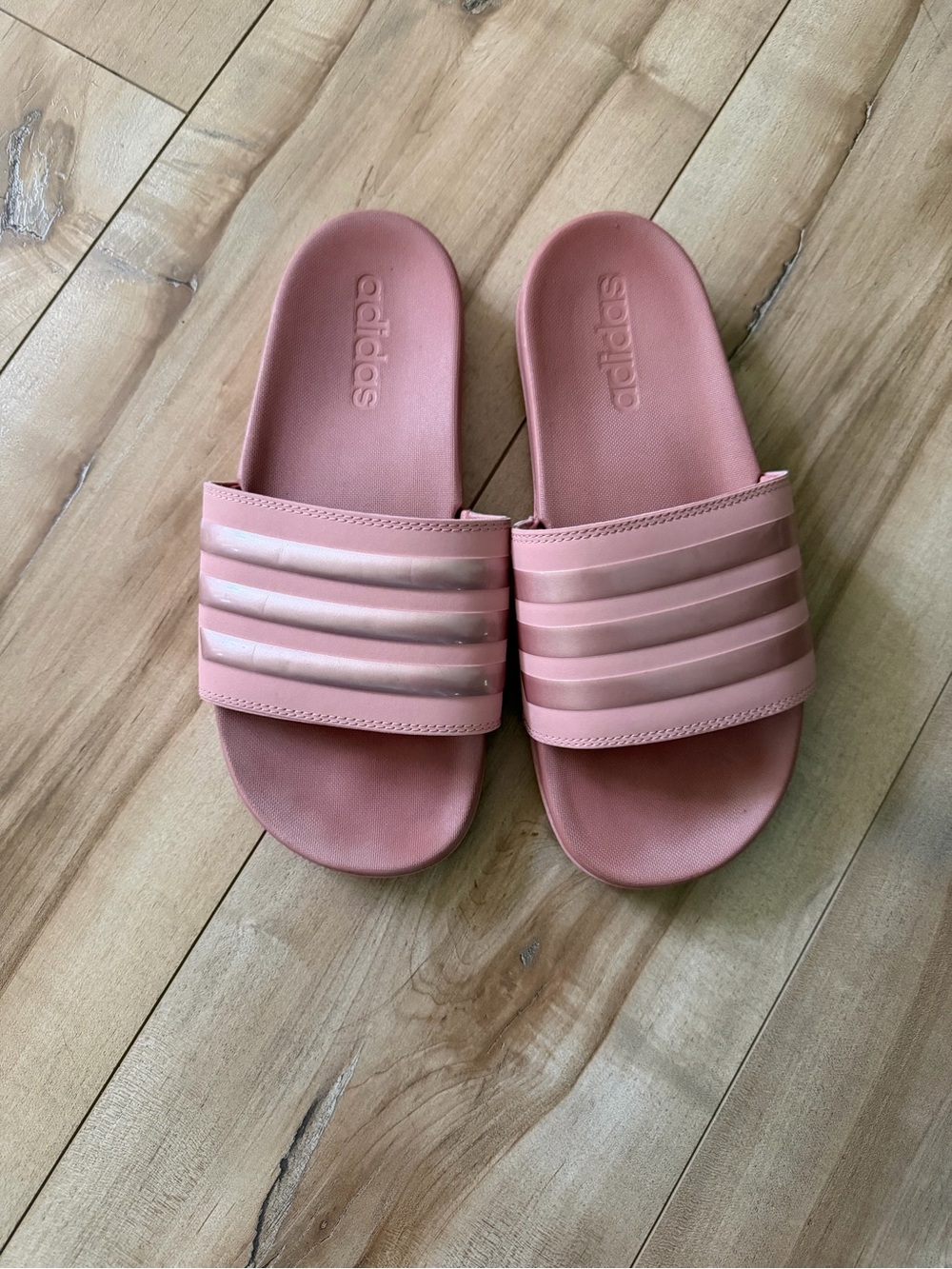 Adidas adilette slides